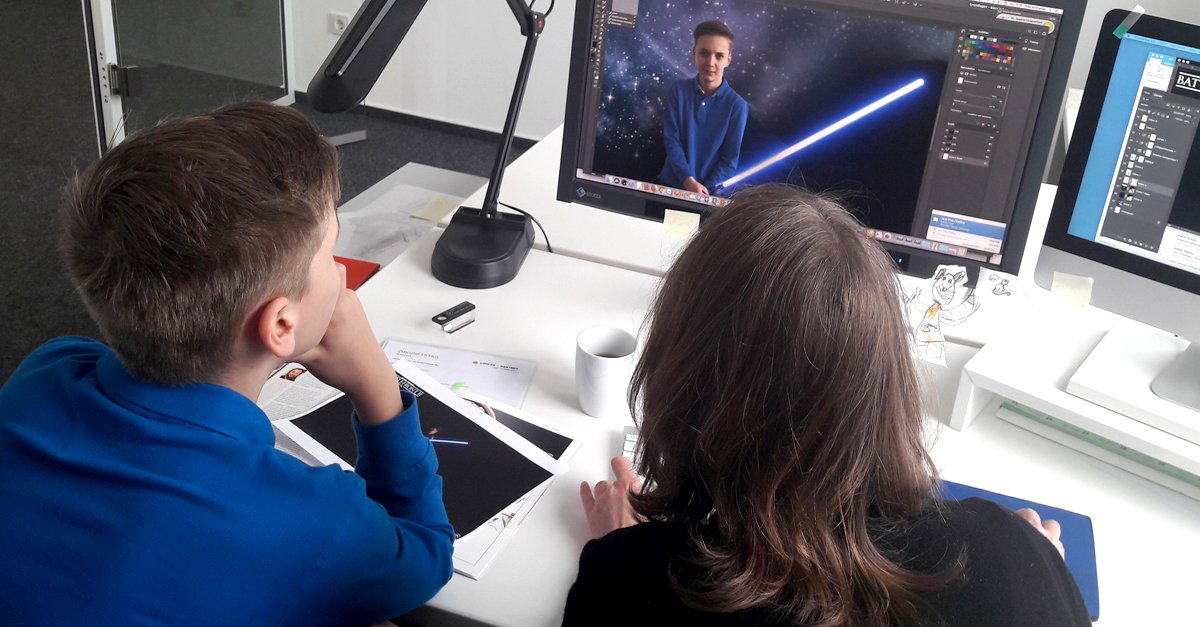 KoehlerPartner's tweet photo. #Zukunftstag bei K+P! maddox lernt heute unser #Agenturleben kennen und darf in jede Abteilung reinschnuppern. Mit kleinen Aufgaben kann er die Theorie dann gleich in die Praxis umsetzen. Viel Spaß & Erfolg! #koehlerpartner https://t.co/KsovHmSzkH
