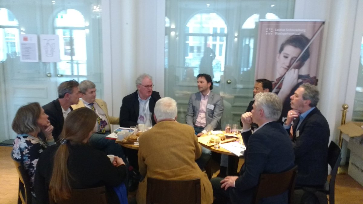 ErfgoedLeiden's tweet photo. En in gesprek met elkaar over hoe je erfgoed laat tellen; met thema jaren, in 3d en virtueel, van wetenschap naar verhaal in de stad en bij herontwikkeling. @meelfabriek @geveltekens @cultuur071 #esl19 https://t.co/Ca2hmkL77e