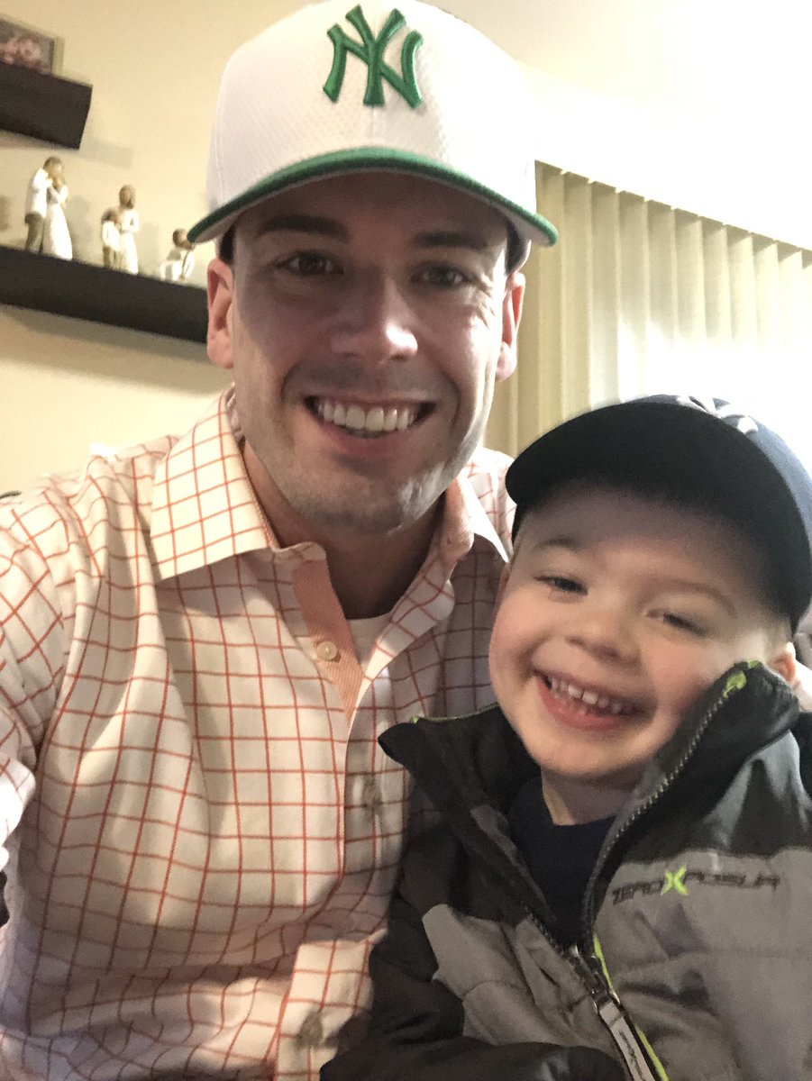 linds433's tweet photo. Opening day today, go @Yankees!! #CapsOn #BiggestFans ⚾️🧢 https://t.co/8YqGVJhsT6