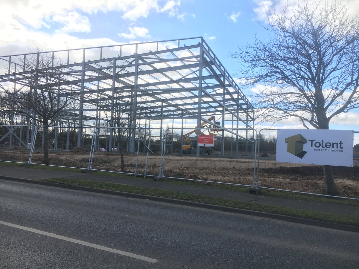 Steel framework looking 👌 up in #Alnwick as we progress with a number of retail units for #Northumberland Estates 🌳 

From modest values to multi million pound contracts, explore our retail experience here ow.ly/9Uja30oe5hZ