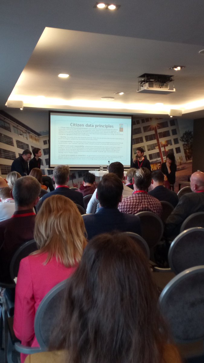 OpenUrbanLab's tweet image. Nuestro compañero @dsarasa en la mesa redonda &quot;citizen data: from principles to implementation&quot; en #beyonddataevent @zaragoza_es