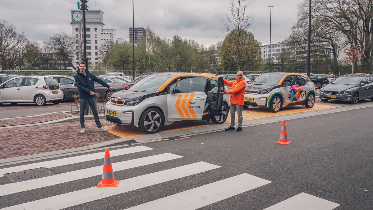 Drive_Amber's tweet photo. Een keer een proefritje met een Amber maken? Vanmiddag om 16:00 staan wij voor Gebouw TQ op Strijp-T. Be there! 

#strijpt #demo #amber #driveamber #electricmobility #sharedmobility #sustainability https://t.co/nnWHvr9xk2