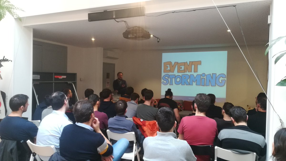 sebfauvel's tweet photo. Ce midi, @__MaxS__ nous parle de Ddd et forcément d'event storming. #midiserudits @PALO_IT_Nantes https://t.co/8ExeUoITOY