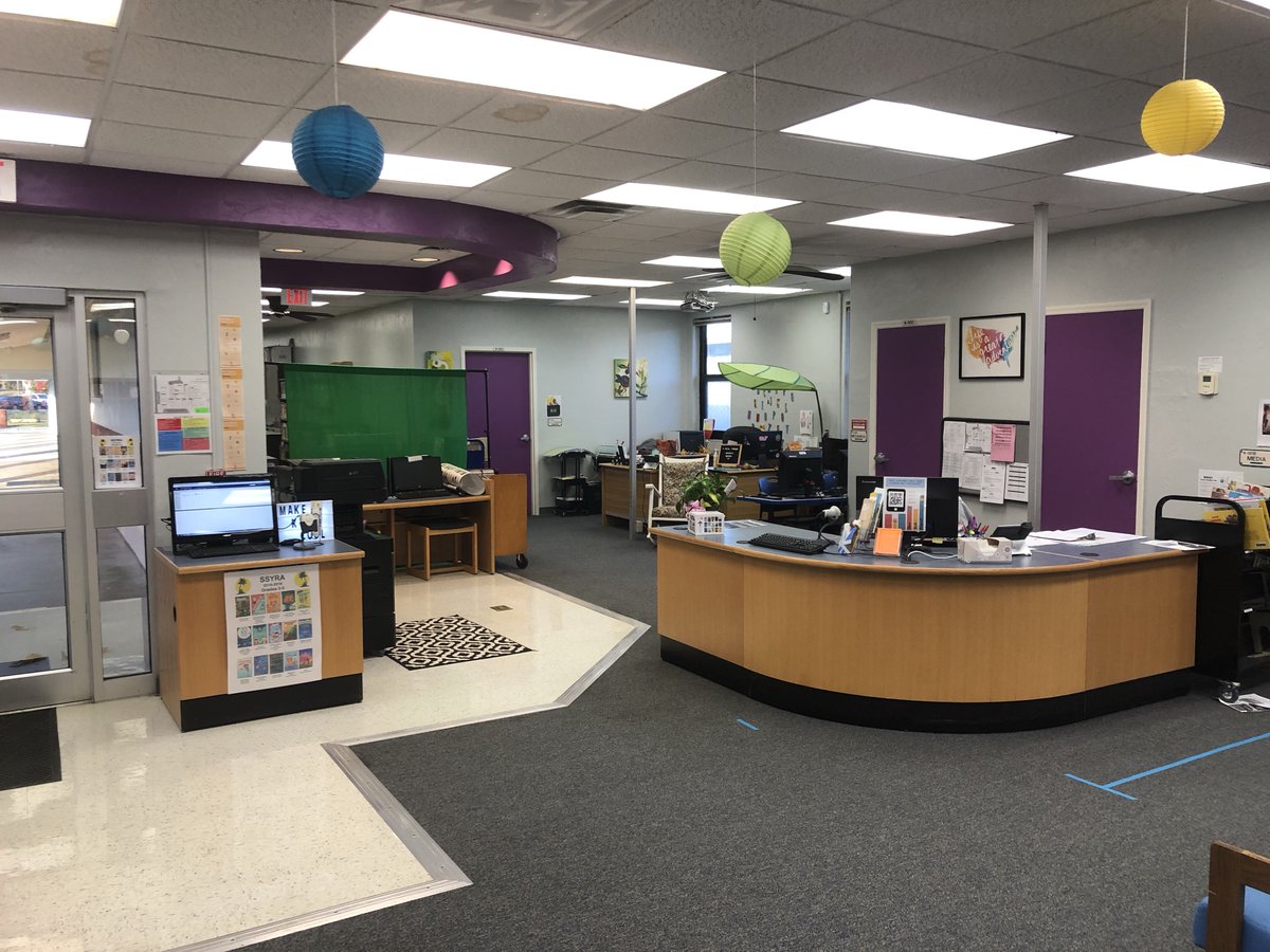 thrivinginmedia's tweet photo. Check out our new ๐ doors! Special thanks to the VCS Facilities team! They really did such a quality job! Stop on in to admire their work or leave a comment! #RJLMediaMakeover #mediagonemodern #futurereadylibs #domain2 #libraryrennovation https://t.co/iTcHha74PB