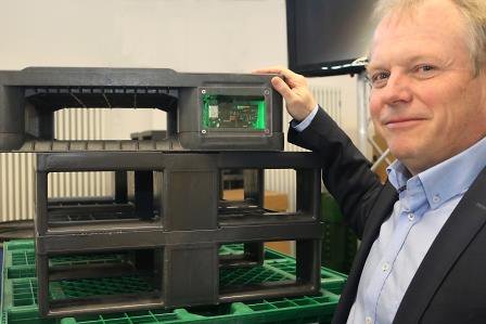 euromicron_ag's tweet photo. Die intelligente Palette meldet sich von unterwegs: spannendes #IoT-Projekt des @Fraunhofer_IFF Magdeburg zusammen mit #metraTec, #Cabka-IPS und der #euromicron-Tochter #telentgmbh. https://t.co/EGO2ShvfqG #SmartLogistics https://t.co/SJGK0ldN2R
