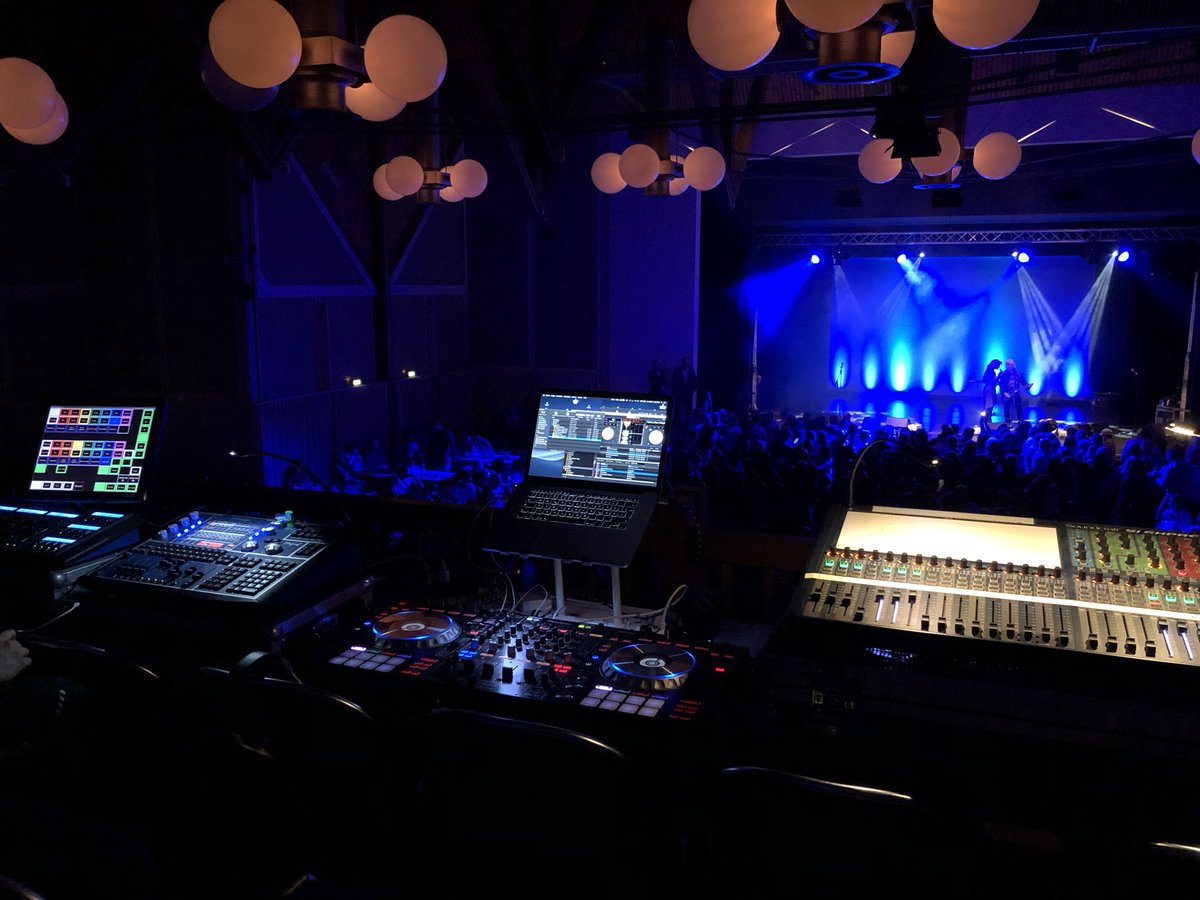 langshowtechnik's tweet photo. Am vergangenen Wochenende waren wir erneut in Memmingen und statteten eine Konzertveranstaltung Licht- und Tontechnisch aus. Vielen Dank an den Veranstalter für das entgegengebrachte Vertrauen. Wir freuen uns schon auf eine weitere Neuauflage in 2020. https://t.co/7ixX0fEaYq