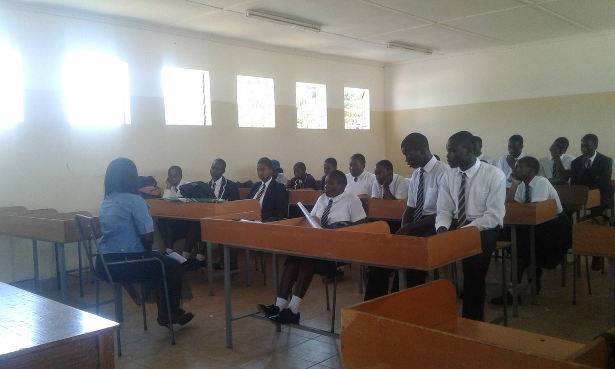 HighNketa's tweet photo. #LifeSkillsOrientation, #LetThereBeLight
@PachikoroZW @MoPSEZim @tagalife  @ShamwariyeMwana @UNICEFZIMBABWE Over 150 learners participated in a Learn and Share Careers  Motivational talk facilitated by our dome learner Faith Munombe  and samukelisiwe Ncube (@UCT_news https://t.co/v70wYd8T0s