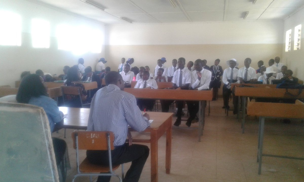 HighNketa's tweet photo. #LifeSkillsOrientation, #LetThereBeLight
@PachikoroZW @MoPSEZim @tagalife  @ShamwariyeMwana @UNICEFZIMBABWE Over 150 learners participated in a Learn and Share Careers  Motivational talk facilitated by our dome learner Faith Munombe  and samukelisiwe Ncube (@UCT_news https://t.co/v70wYd8T0s