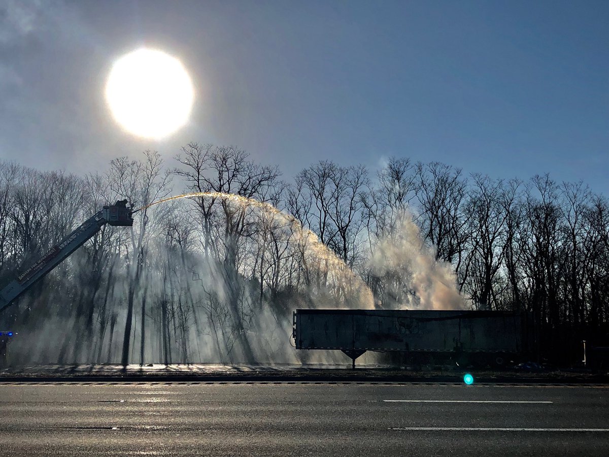 sjforman138's tweet photo. Danvers Tower-ladder operating at the TT Fire rt 95 north in Danvers. #wcvb #boston https://t.co/ulfVD3DJXj