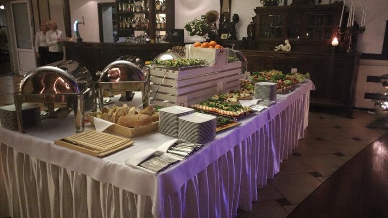 Pyszne śniadania a może znakomite obiady? 😍😍😍
To wszystko i o wiele więcej dostępne w naszej restauracji‼️👌
Zapraszamy codziennie od poniedziałku do niedzieli! :) 
☕️🍵🥣☕️🍵🥣☕️🍵🥣☕️🍵🥣☕️🍵🥣

🥰 www,dworslupia.pl 🥰