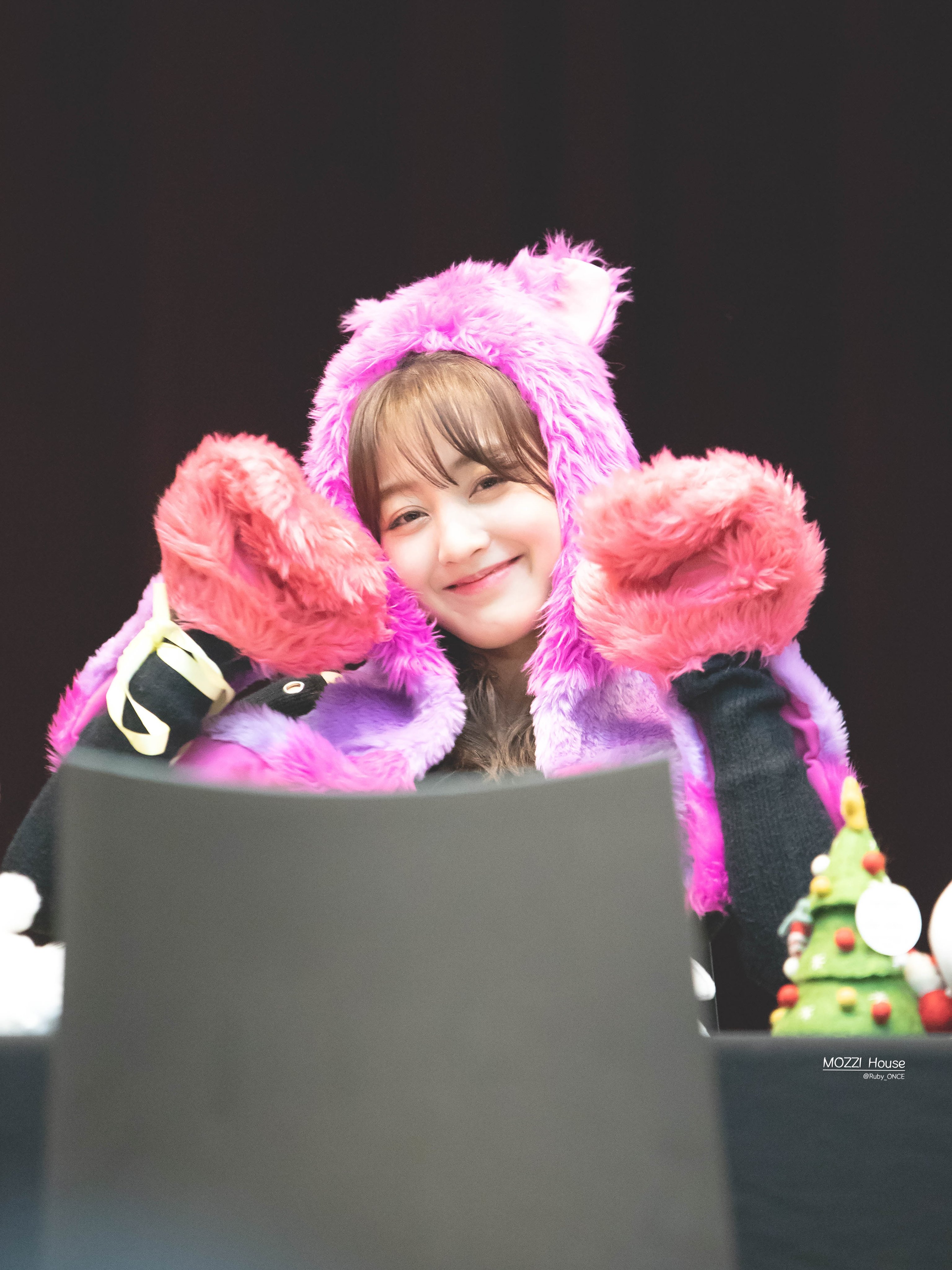 D2vrldjUgAAM_C7.jpg:orig