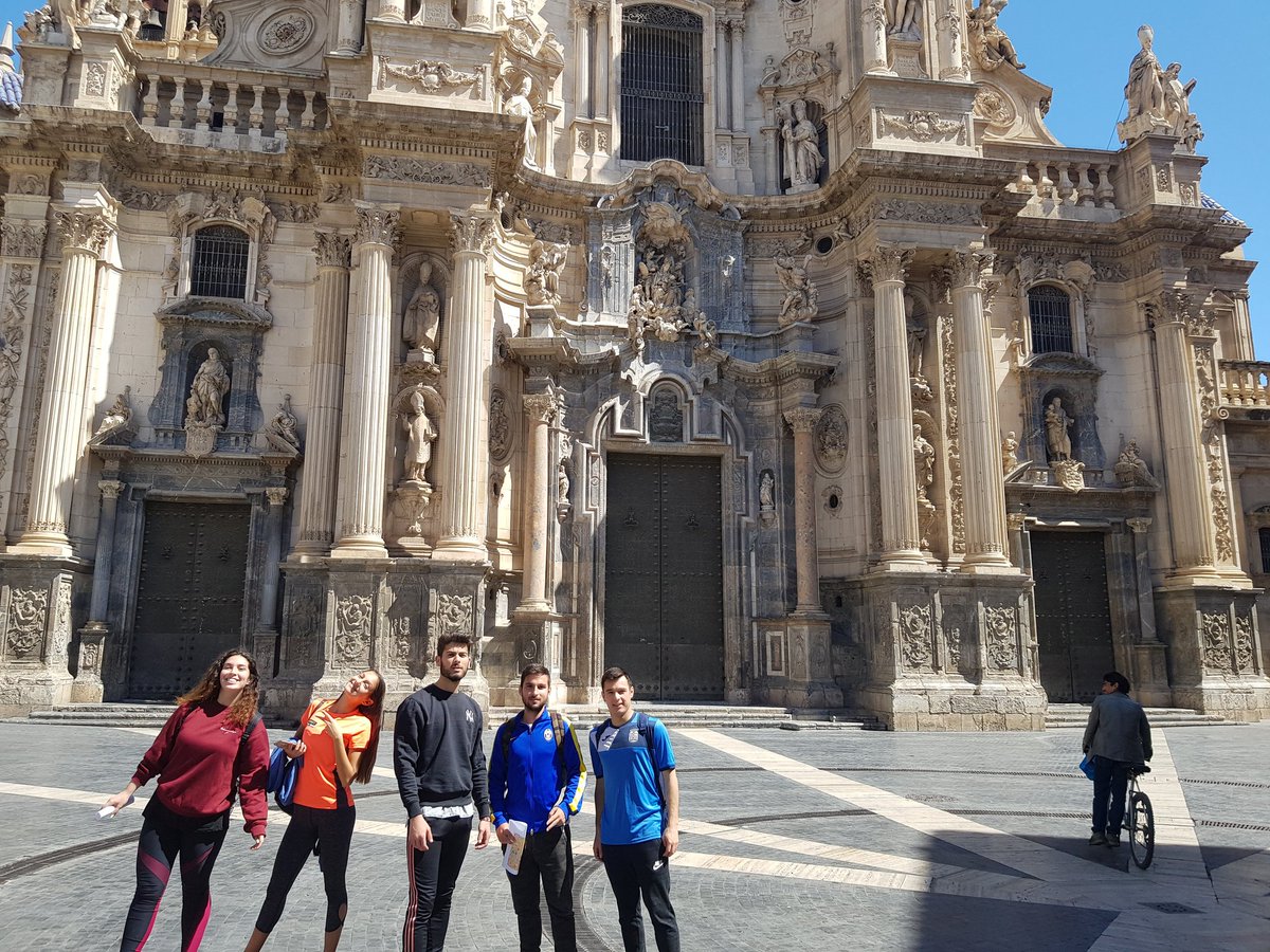 Jlopez33ucam's tweet photo. @PrimariaEFucam Paso por la catedral de Murcia https://t.co/mjYRUDfPFQ