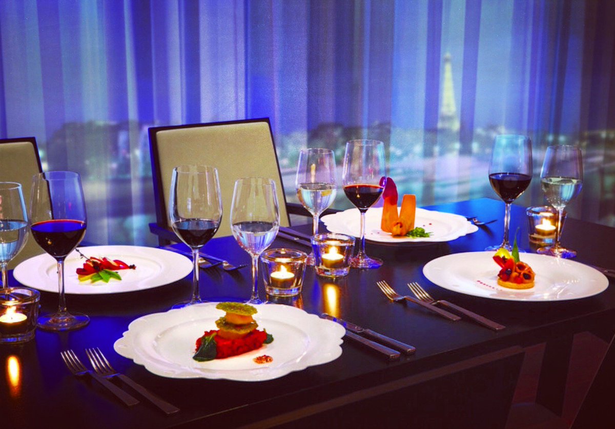 RAK_Porcelain_'s tweet photo. Redefining the concept of Fine Dining
#RAKPorcelain #MakeSureItsRAK #platterporn #tabletop #culinary #art #decorsolutions #banquet #ambiance #porcelain #tableware #dinnerware #contemporaryart #chefsfavorite #layout #etiquette #fineliving π½π·#hautecuisines https://t.co/bA7c5jpCYi