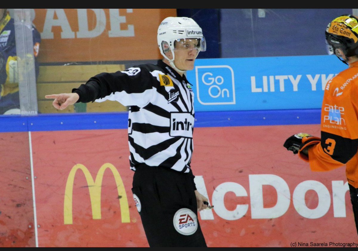 Ninaaa92's tweet photo. https://t.co/7YNfN1598D #Liiga #liigatuomarit #tuomarit #raitapaidat #mikkeli https://t.co/4UOmiR0JYz