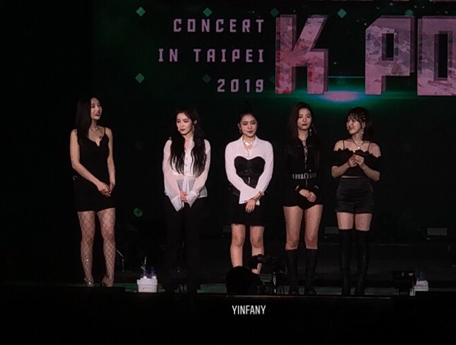 joohyeomn's tweet photo. Baejoohyunews: RT yinfany: It’s always OT5 RVsmtown 💖💛💙💚💜

#RedVelvet #MonsterKpopConcert https://t.co/NOma5Wwy3Q