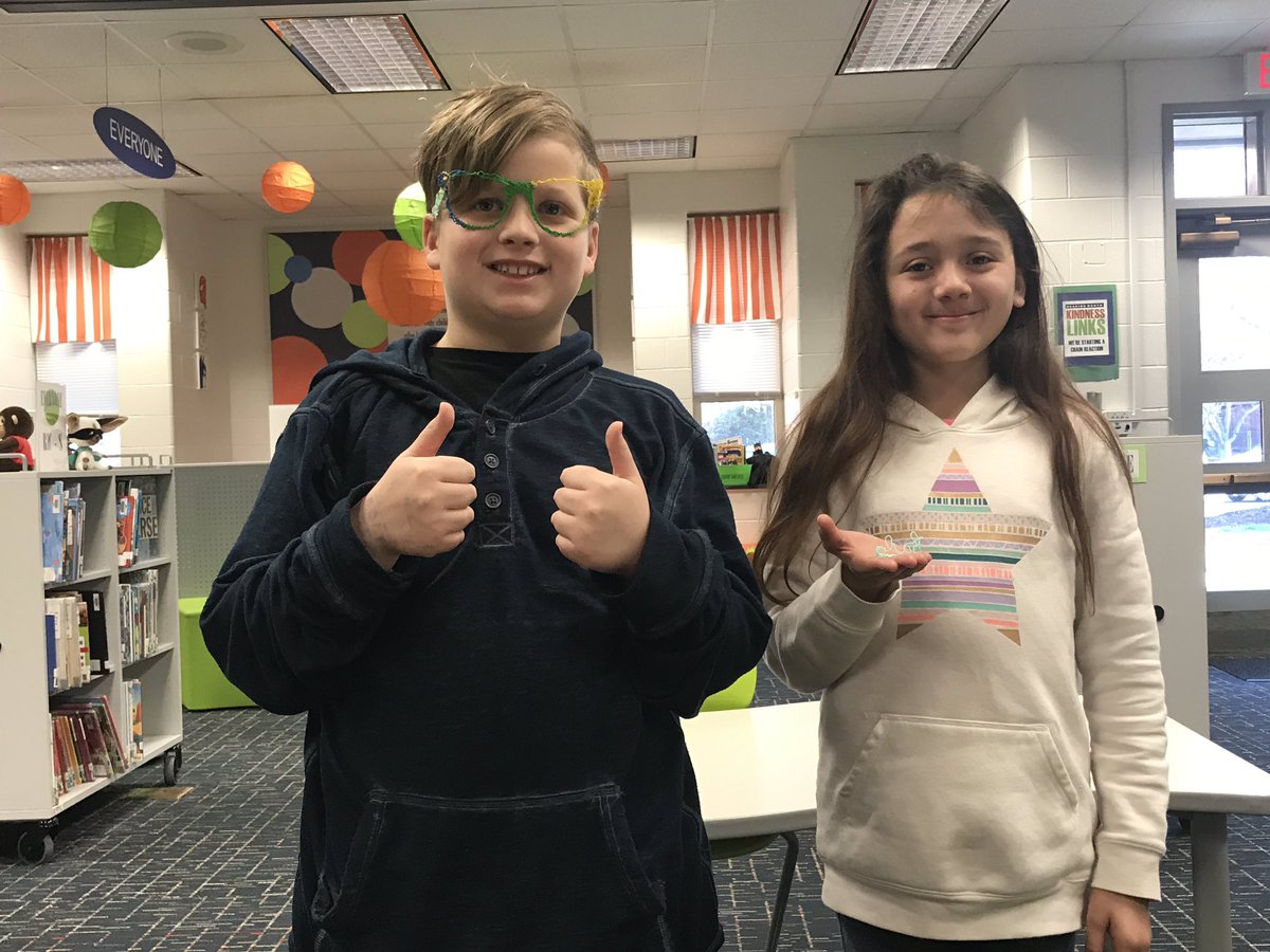 anchorgalEDU's tweet photo. We ❤️ our @3Ddoodlers. Look at what we made! #AESTechCadets #AESmakers @AlantonAstros #vbits https://t.co/MJvElfQseI