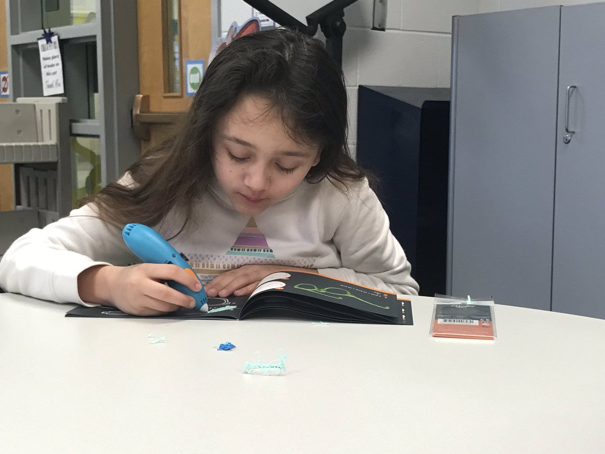 anchorgalEDU's tweet photo. We ❤️ our @3Ddoodlers. Look at what we made! #AESTechCadets #AESmakers @AlantonAstros #vbits https://t.co/MJvElfQseI