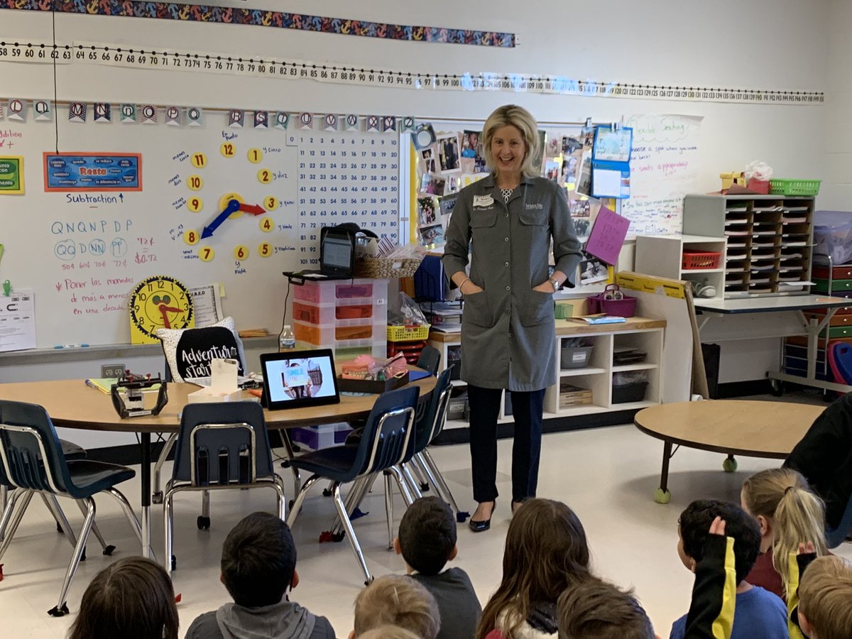 SraHall20's tweet photo. Career day# #coltspride  Dr. Amos https://t.co/HxzKKEE3YL