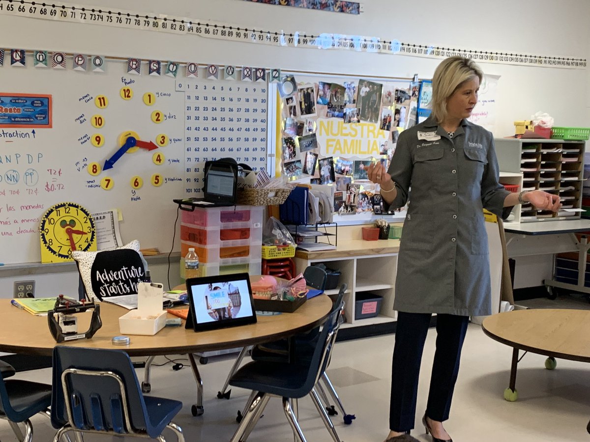 SraHall20's tweet photo. Career day# #coltspride  Dr. Amos https://t.co/HxzKKEE3YL