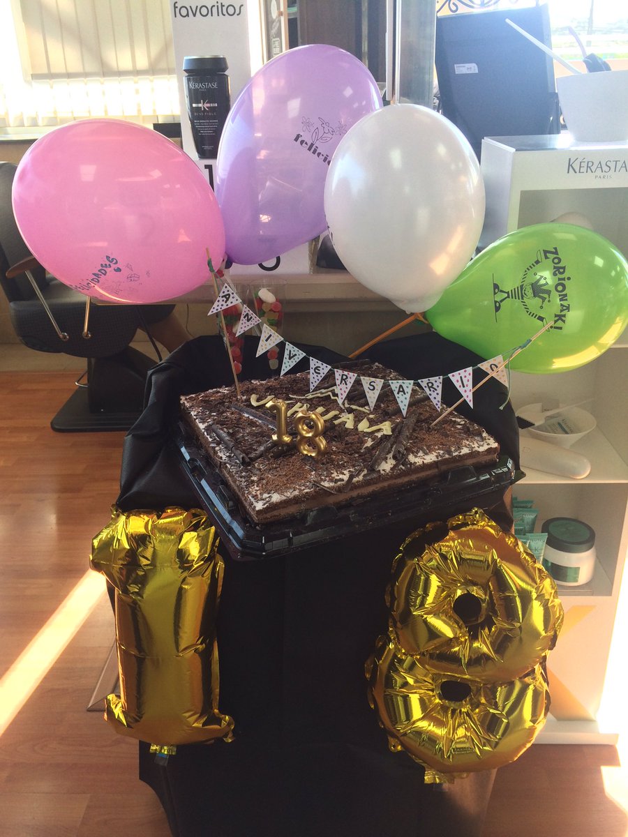 USHUAIAPELU's tweet photo. #ushuaiapeluqueríayestética #lorealprofessionnel #happybirthday #inoa #hairporn #hairpost #lovemyjob #coolhair #style #cumpleaños #cumpleañosfeliz #hairlove #roodshadow #balayage #ilovemyjob #silver #lafrench #peluqueria #hairinstagram #hairstyle #haircut #haircolor #hairbronzing https://t.co/7Qxrz9MioL