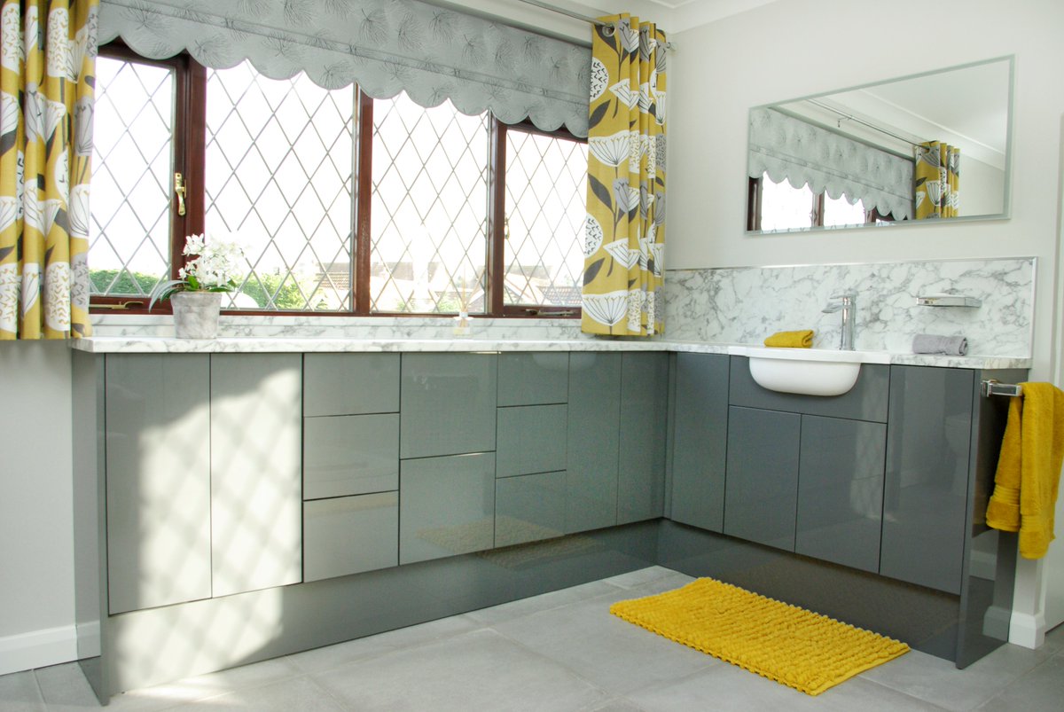 TriAngliaDesign's tweet photo. Another happy customer over the moon with their new bathroom #jjo #dakotagloss #bathrooms https://t.co/YRqg2eEHjz