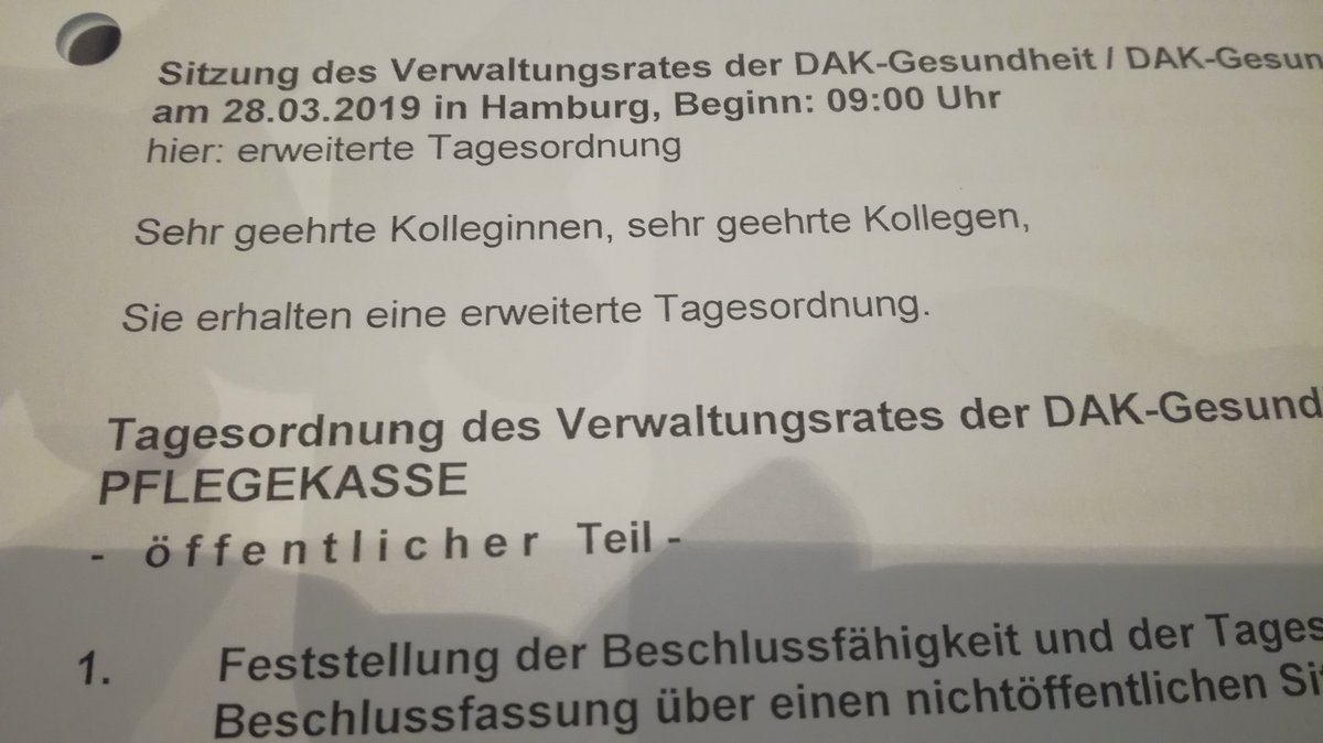 DAKMitgliederG's tweet photo. Das #TSVG #Terminservice- und #Versorgungsgesetz schafft Verbesserungen für uns Versicherte: aber leider auch voraussichtlich 5 Mrd. mehr Kosten. Wir Selbstverwalter versuchen die Mitglieder zu entlasten. https://t.co/FDJd3evPVG