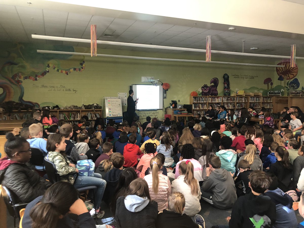 principaljvwe's tweet photo. Thank you @toddcg for helping our 5th graders kick off their fantasy unit!  #washamhawks @CharMeckSchools https://t.co/sfnCgosZLT