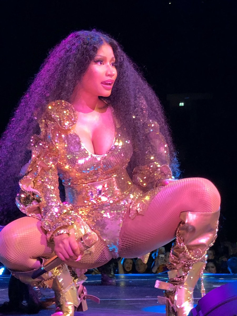 ThatShadyCunt's tweet photo. These pics I took of @NICKIMINAJ are iconic!! I miss you Nicki 😭❤️ https://t.co/Ut7vBF1vmv