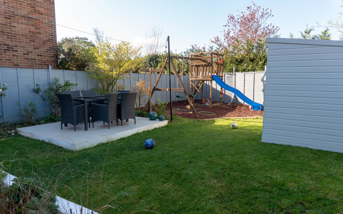 #AD Review - We've put the <a href="/plasticshedbase/">Plastic Shed Base</a> to the test when we installed our new shed in the garden. It was so quick and easy to install! It now keeps the water away from the base of the shed blog.bay-bee.co.uk/plastic-shed-b… #Shed #Gardening #Landscaping