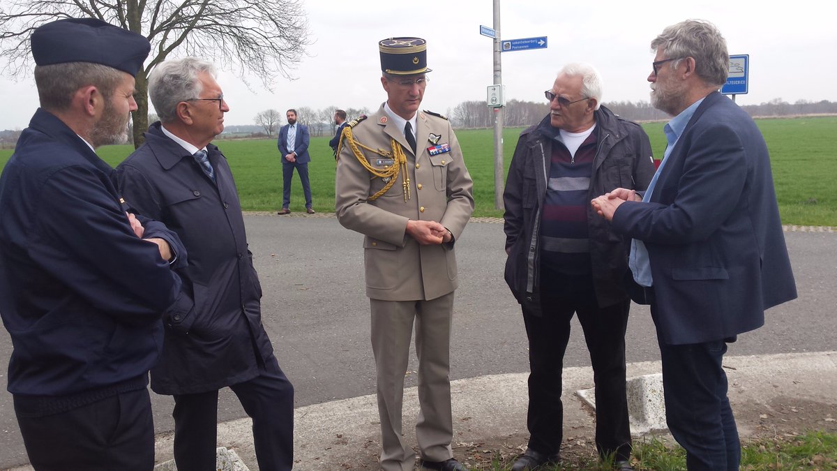 klokenpeel's tweet photo. Hoog bezoek! Kolonel Sylvain Nogrette, Defensie-attaché van de Franse Ambassade, was op werkbezoek in Museum Klok & Peel voor een kennismaking van het project Death Valley De Peel. En met name voor de Franse inbreng bij de herdenking van de Franse dubbelcrash in de Peel. https://t.co/JOFqF08gTy