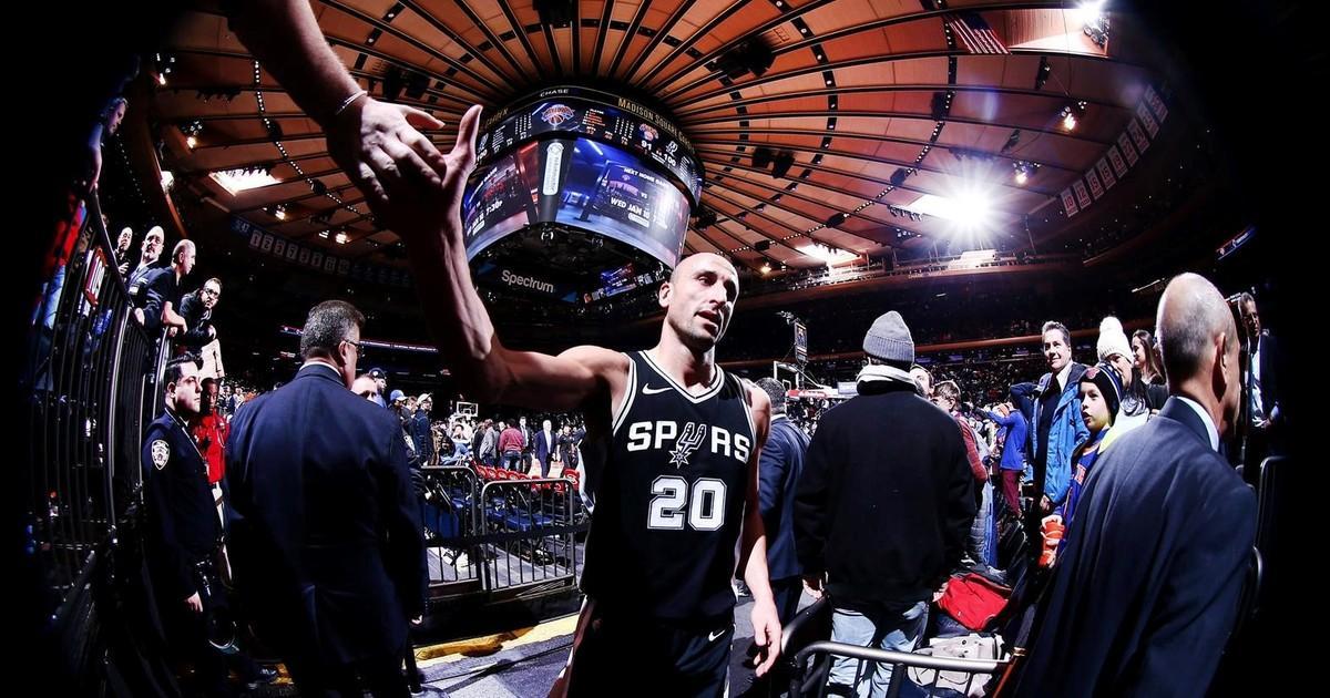 clarincom's tweet photo. La noche en que Manu Ginóbili se convertirá en prócer de la NBA https://t.co/uROTfShBkL https://t.co/eO7nuJwEzS
