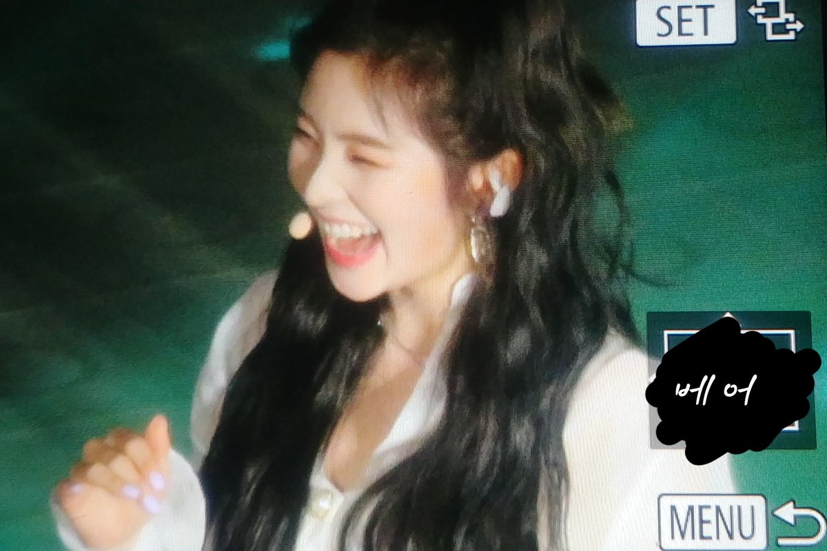 joohyeomn's tweet photo. Baejoohyunews: RT BearPink0619: 190328 Monster Kpop Concert in Taipei 프리뷰
#레드벨벳 #RedVelvet #Irene #아이린 
🐰 https://t.co/eiq2oe0V0e
