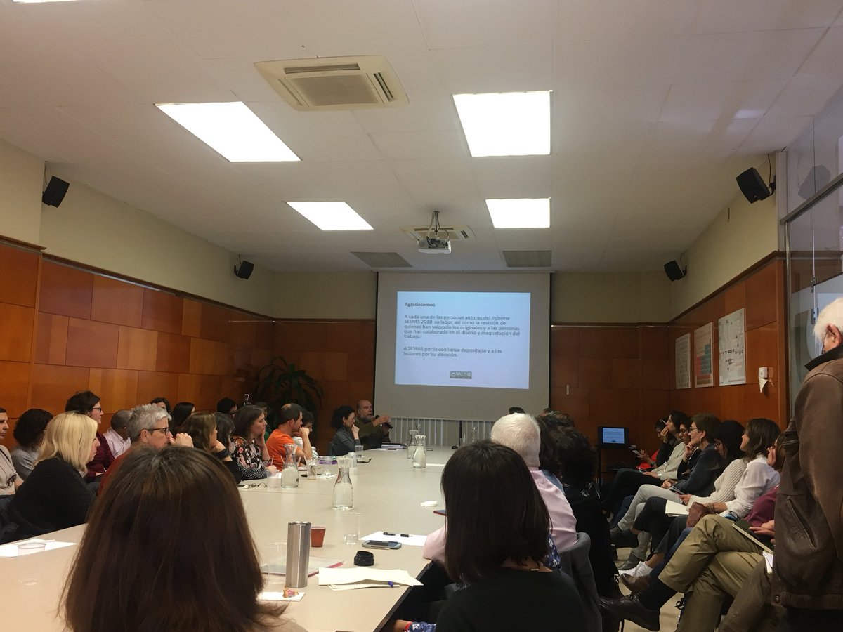martaribosalsas's tweet photo. Avui al @CSC_Consorci sobre l’informe #sespas2018 obro debat Ens hem de conformar en treballar amb aquells professionals que, quan es tracta de @salutcomunitaria els hi “brillen els ulls”? Hem de crear condicions perque la comunitària sigui una realitat volguda i reconeguda https://t.co/zlFGMFrSxv