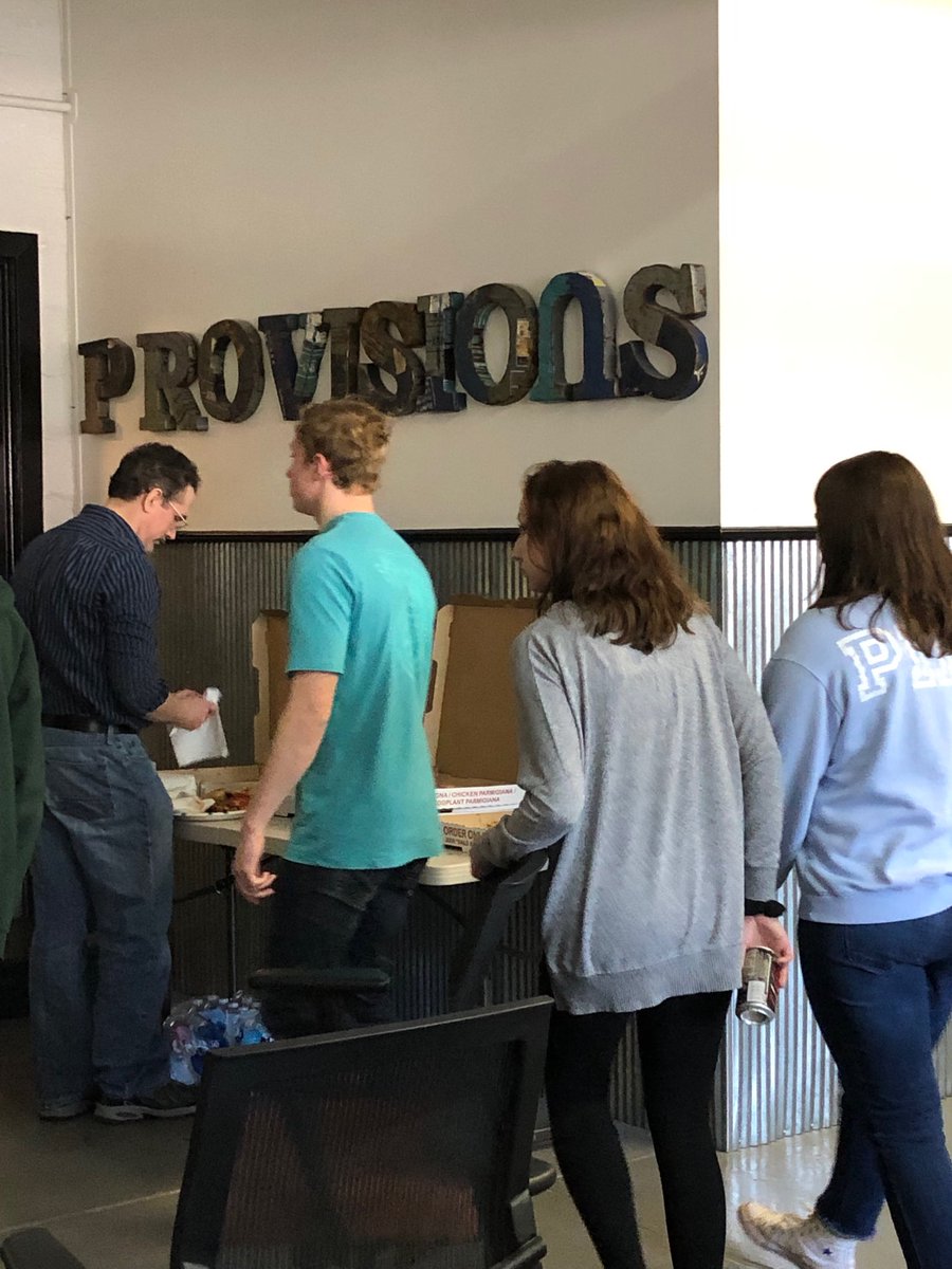 “So much tech out there” but first let’s eat pizza! ⁦<a href="/ProvisionsGroup/">Provisions Group</a>⁩ meeting with 20 ⁦<a href="/wcsRenHigh/">Brian Bass</a>⁩ students. Learning about recruiting, devops, operations/entrepreneurship