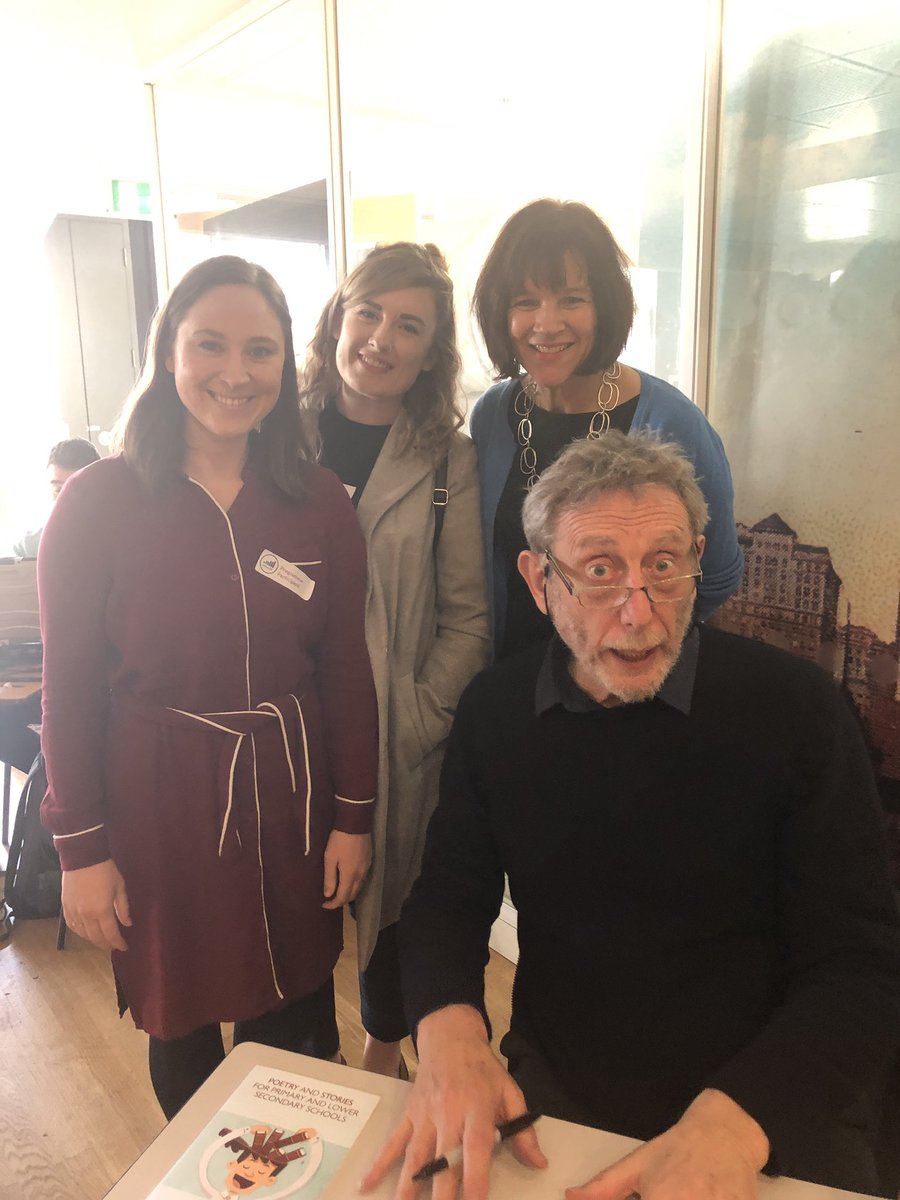 emilybass8585's tweet photo. Great food for thought from @MichaelRosenYes about our approach to teaching reading; validating the children’s individual interpretations and balancing this with the explicit comprehension skills required. #GOE2019 https://t.co/LoxtLgpyof