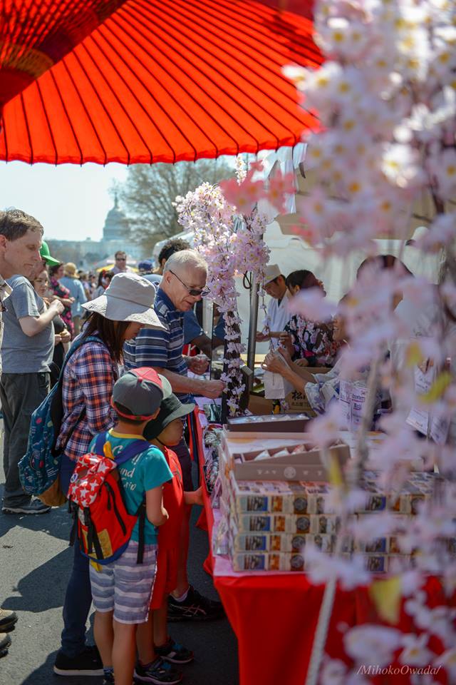 The Children's Corner👪 is well known as the most popular area for families! We provide various traditional Japanese games like origami, calligraphy, and painting🎨 to encourage children to engage in the festival and introduce them to Japanese arts and culture.