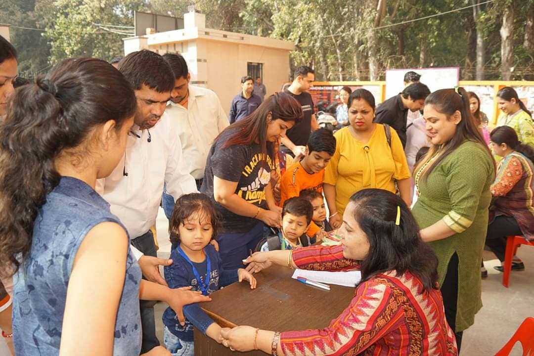 's tweet image. #FirstDayAtSchool
#FunAndFrolic
#MotherlyTouch
#FriendlyEnvironment