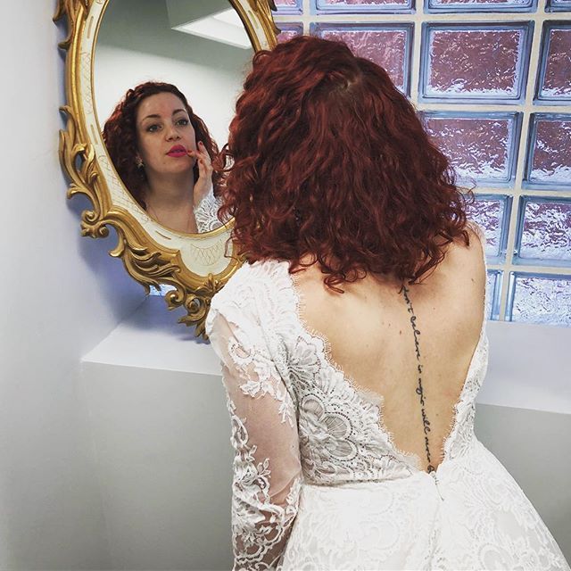 That low back is just too fabulous! Loving this new long sleeve style from @callablanchedress.