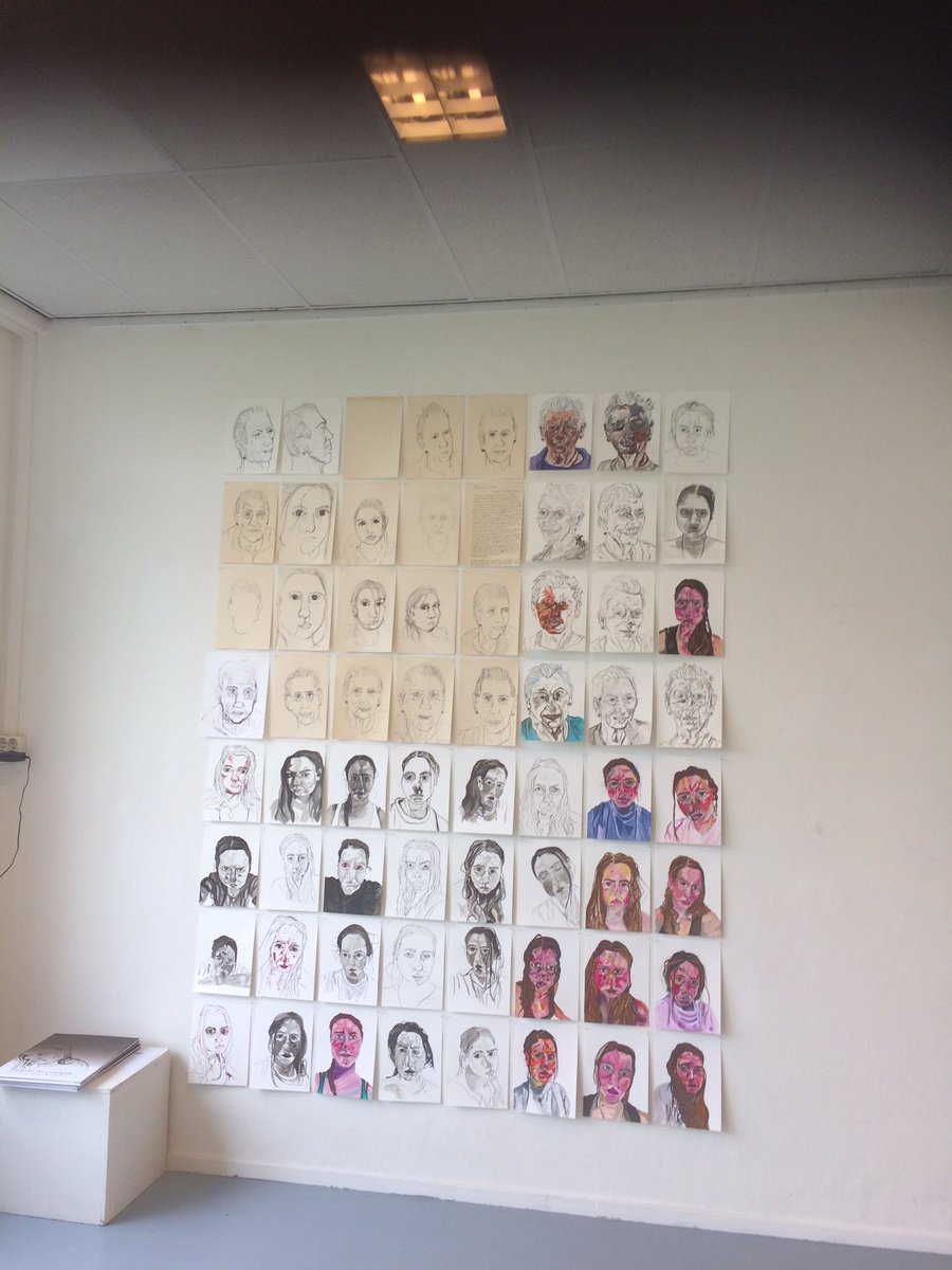 noord_anita's tweet photo. Een bezoekje gebracht bij de #kunstenaars die de #tentoonstelling Ontmoeting bij #Dementie in #kunstencentrum #K38 aan het inrichten zijn. Ik vond het nu al indrukwekkend. https://t.co/AgNOhgGK4g https://t.co/UDWaQiJuus