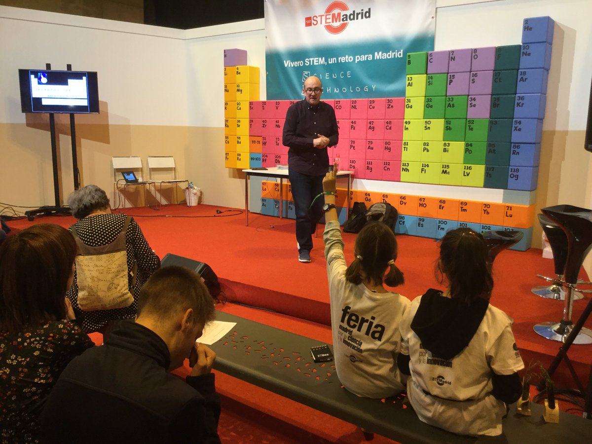 miquelduran's tweet photo. #mendsec #magsci MT @madrimasd: #todosxlaciencia Estamos en Año Int Tabla Periódica y para celebrarlo ... #magia con el matemático @fblascoxyz de la @La_UPM: .La Magia de la Tabla Periódica. Una día de #Ciencia y experimentos en directo. https://t.co/VpR2hEuJhD