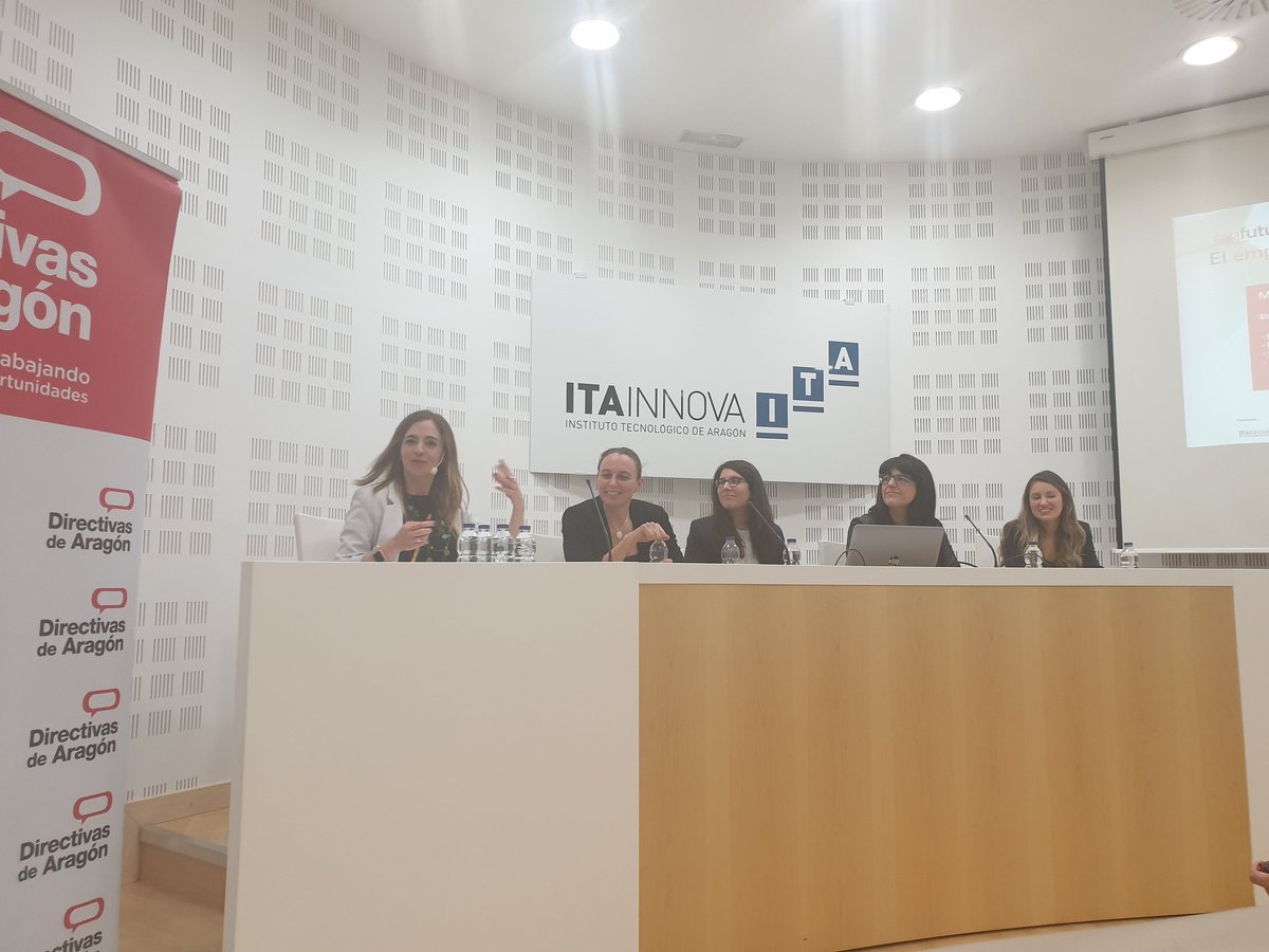 Grandes mujeres y personas @ITAINNOVA <a href="/Directivas_ARGN/">Directivas de Aragon</a> me encanta la iniciativa #SoyFuturoTECH muy divertido escucharlas