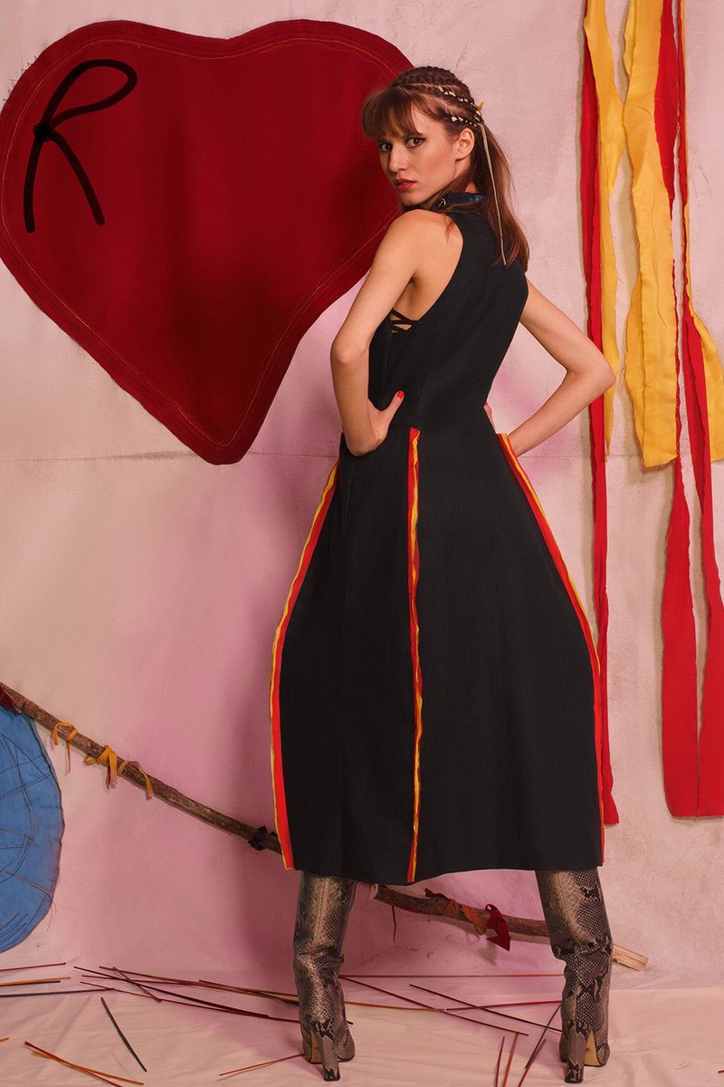 RuxandraShop's tweet photo. 𝘛𝘦𝘯𝘥𝘳𝘦𝘴𝘴𝘦 Dress | AW 2019 | Ceux qui n’ont rien Versatile &amp; comfortable. Wear it with courts/ boots /sneakers for a party or symposium. #Ruxandra #glamdress #eventdress https://t.co/gQOCrPF6MP