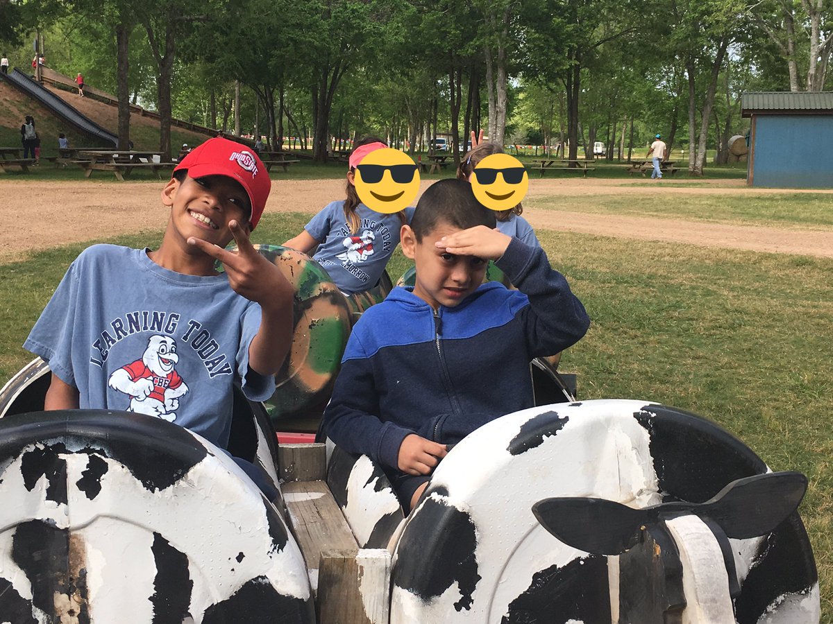 Bui_1st's tweet photo. Good old clean fun! #technologyfreezone @CBE_Eagles @blessingtonfarm https://t.co/ht0gQQdEde