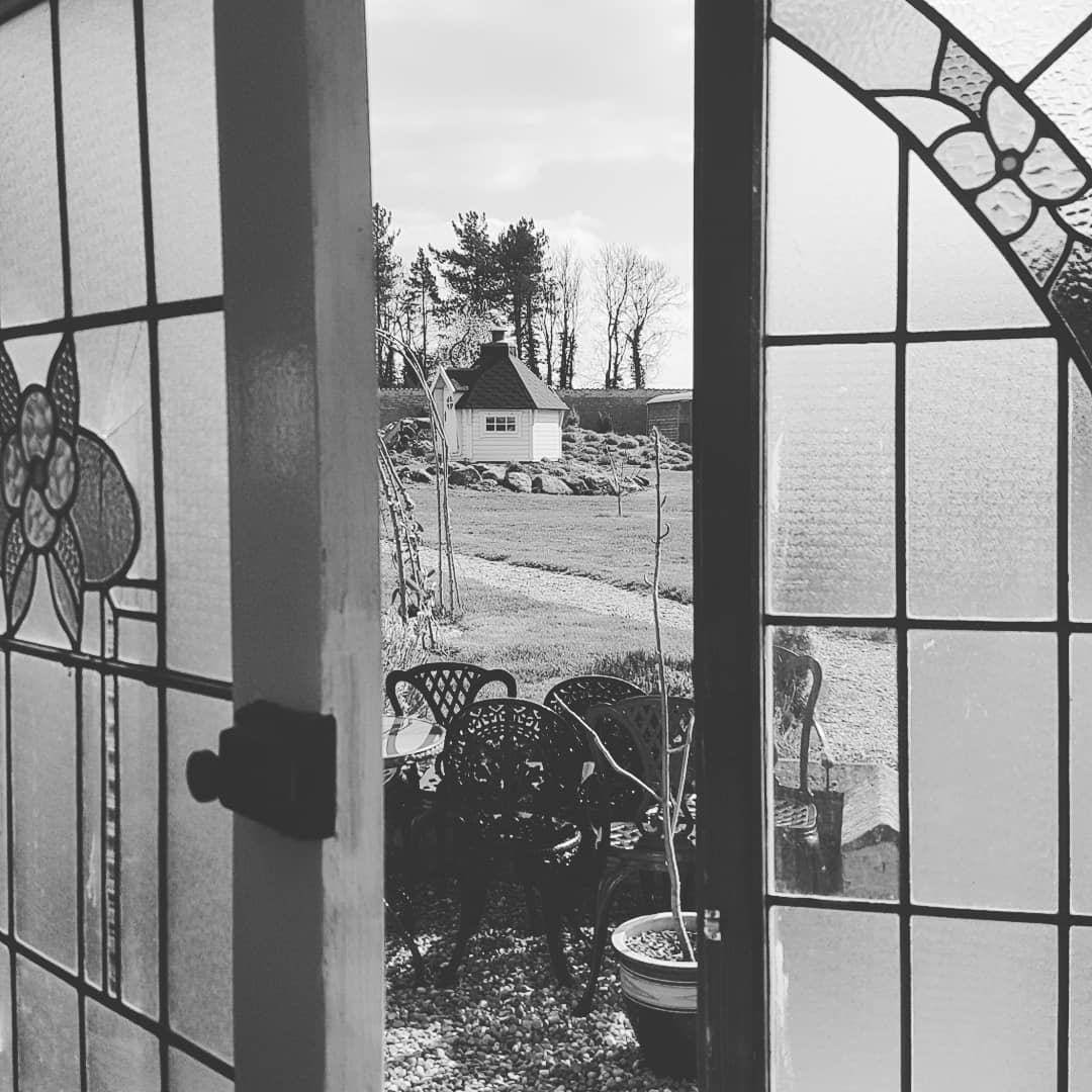 George making sure the works being done!! #sun  #warm #summer #lincolnshire #lincswolds #flowers #plants #VisitLincolnshire