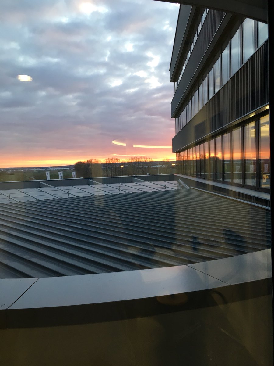 Toller #officeview nicht nur aus dem <a href="/IBMIoT/">Bug Hunter</a> Center in München, sondern heute auch aus dem #HQ In Ehningen. Schönen Feierabend 🤗🤗@LUnkelhaeusser <a href="/Verena_Bierig/">Verena Bierig</a> <a href="/itsdilaracan/">Dilara Can</a> <a href="/JoeyNeumann1/">JoeyNeumann</a> @Aleks_Francuz <a href="/kohnagel/">Kirsten Kohnagel</a> @DianaBengel