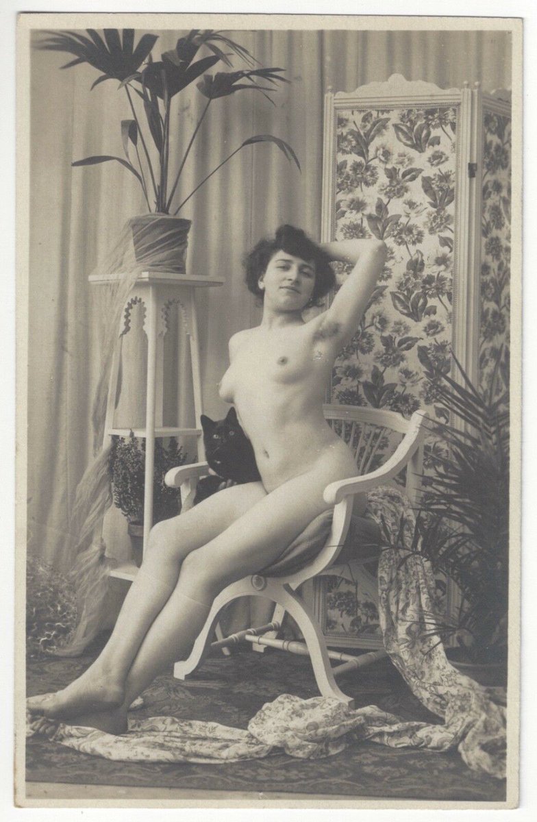 DinnerNola's tweet photo. I believe that life should be curated with art and music, among other things, and that art can be found in many places and in many forms. I couldn't resist these vintage finds.  #nola #neworleans #dinnercompanion #companion #vintagefrenchnudes #artnouveau #intelligentconversation https://t.co/Me2E5QIrfM
