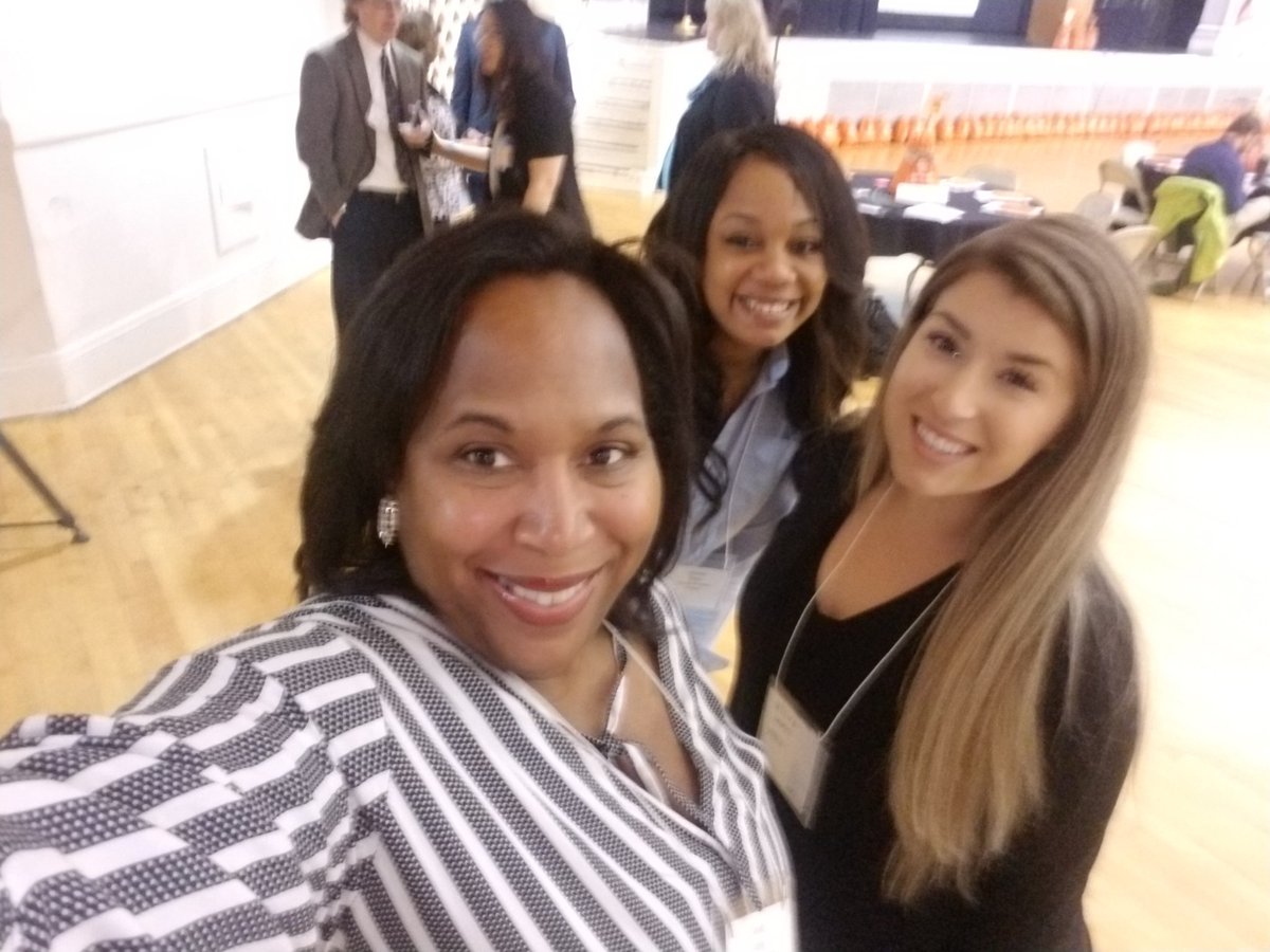 janetdkelly's tweet photo. Representing organizations from Los Angeles County. We collaborate well to provide services to help youth stabilize and thrive. @The_SOH_LA and @voalaca #FRICH9Summit https://t.co/hzAo1lyduW
