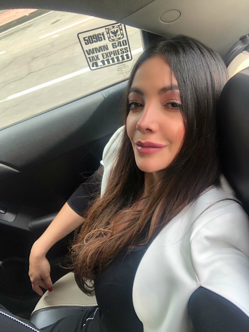 Holaaaa👋🏼
Abordé un taxi y adivinen qué?😳
Era una mujer la que manejaba😳
Y adivinen qué? 
Condujo: DIVINO😍. Hablamos delicioso😁, escuchamos música espectacular🤗
Me sentí segura, tranquila, confiada 
Gracias Carolina! 
Son buenas historias y hay q contarlas 
#MujeresAlVolante