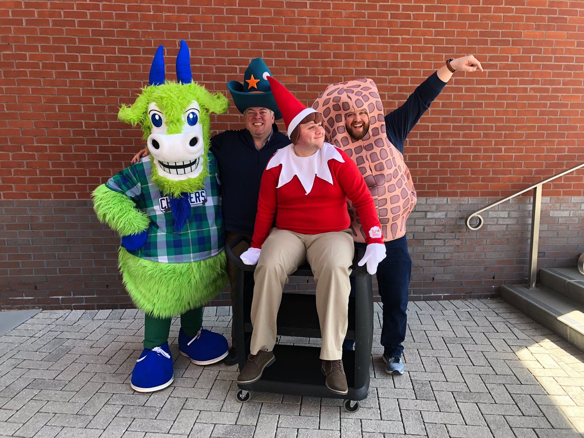 timrexx's tweet photo. Soon. Very soon. @GoYardGoats home opener is only 14 days away. #SheriffTim https://t.co/LfRxJBQCwJ