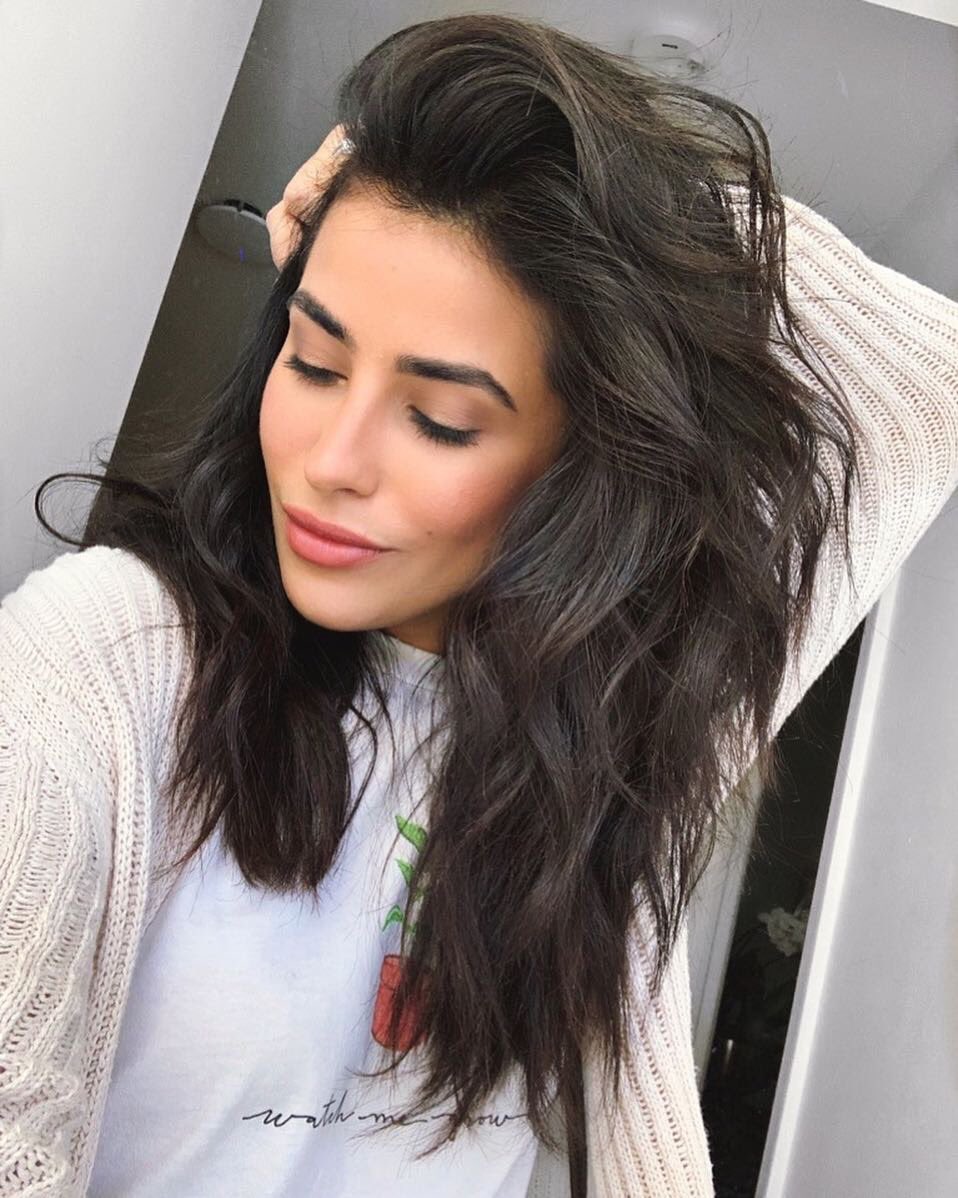 sazanhendrix's tweet photo. I used to be a strictly right-part-only kind of girl, but lately I'm diggin' it the other way 💁🏻‍♀️ Sometimes you've just got to change it up and embrace all that extra volume that's waiting for you on the other side!😂 Real talk @kerastase_official never disappoints me! https://t.co/xy7c6IeWlm